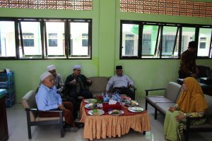Wakil Rektor Evaluasi Persiapan Akreditasi Prodi Pendidikan Bahasa Arab
