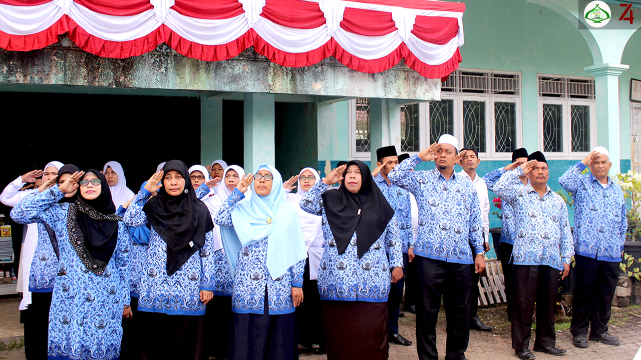 FTIK Gelar Upacara Peringatan Kemerdekaan Republik Indonesia Ke-74 di Kampus Mitra Ponpes Baharuddin