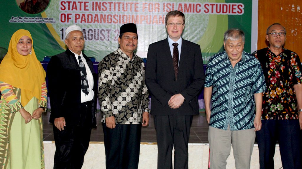 FTIK Sukses Gelar Seminar Internasional Bertema “Research and Implementation of Science Education in Digital Era”