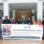 Dekan FTIK Melepas Keberangkatan Prodi PGMI PkM Internasional Ke Malaysia