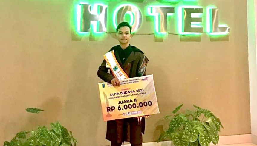 Sanana Gusmawo Mahasiswa Prodi PGMI Berhasil Menjadi Runner UP I Duta Budaya 2023 Tingkat Kabupaten Padang Lawas Utara