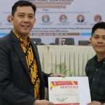 Maulana Arafat Lubis, M.Pd Menerima Dua Anugrah prestasi “Dosen Teladan kategori: Dosen dengan Jumlah Sitasi Terbanyak peringkat Harapan 1 (PTKIN) dan Dosen Terproduktif dalam Hibah Penelitian peringkat 1 (PTKIN)