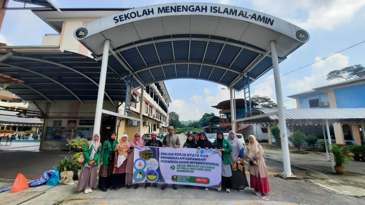 Kerja Sama Lintas Negara: FTIK Laksanakan PLP, Penelitian dan PKM di Sekolah Menengah Al Amin, Gombak, Malaysia.