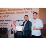 2 Dosen Pendidikan Guru Madrasah Ibtidaiyah Raih Penghargaan PD-PGMI Indonesia Award