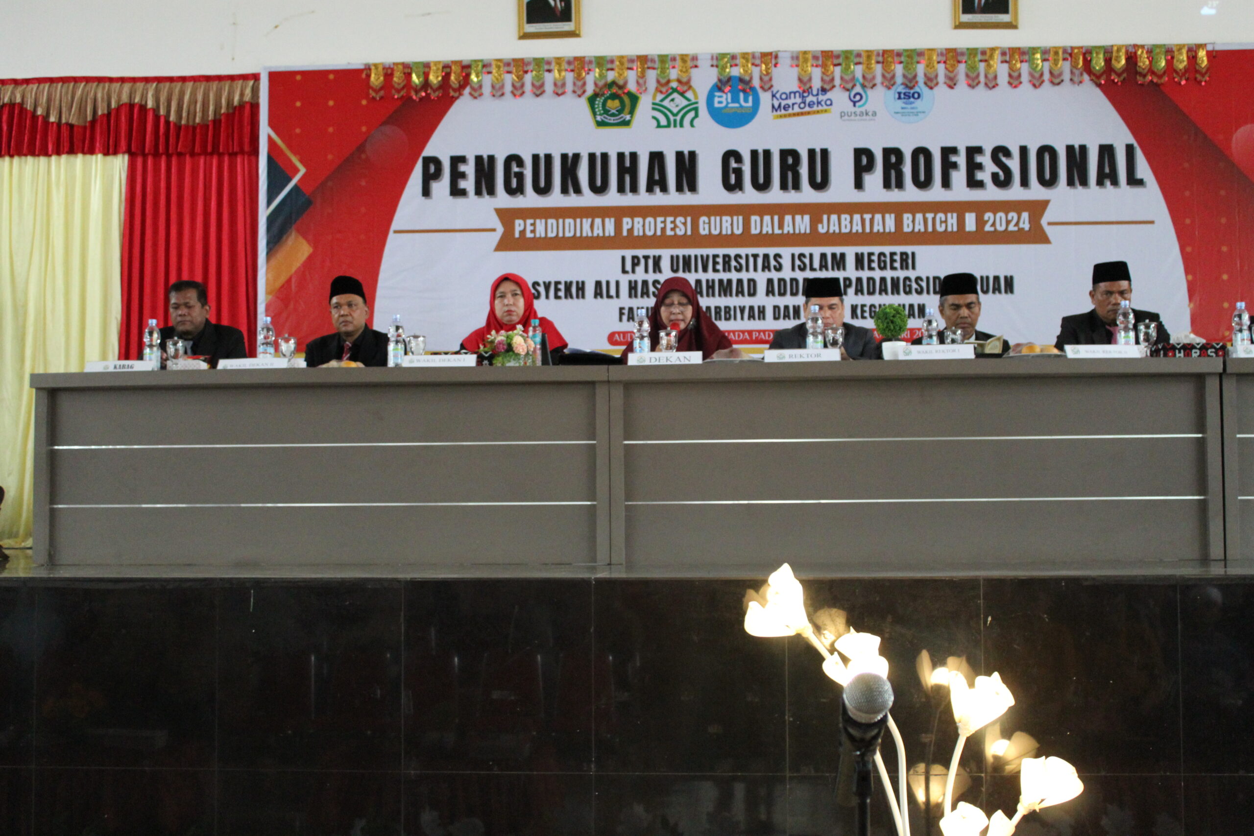 Pengukuhan Mahasiswa Program Studi Pendidikan Profesi Guru Fakultas Tarbiyah dan Ilmu Keguruan UIN Syekh Ali Hasan Ahmad Addary Padangsidimpuan