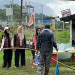 Mahasiswi FTIK UIN Syahada Padangsidimpuan Bersama Warga Hulu Langat Malaysia Gotong Royong Peduli Banjir