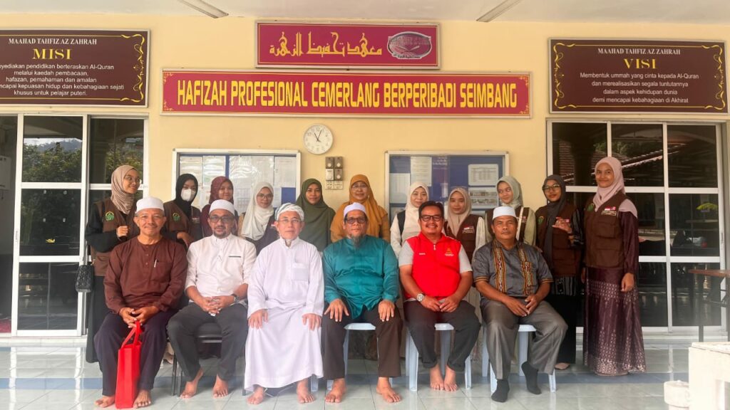 Mahasiswa PLP FTIK Disambut Hangat di Ma’had Tahfidz Az Zahra Malaysia