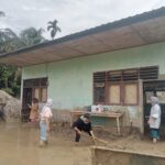 33 Relawan PGMI-1 UIN Syahada Terjun Langsung Bantu Korban Banjir dan Longsor di Batang Toru