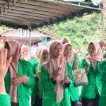 Solidaritas Mahasiswa PGMI-2 Bantu Warga Desa Tolang Julu Pasca Bencana