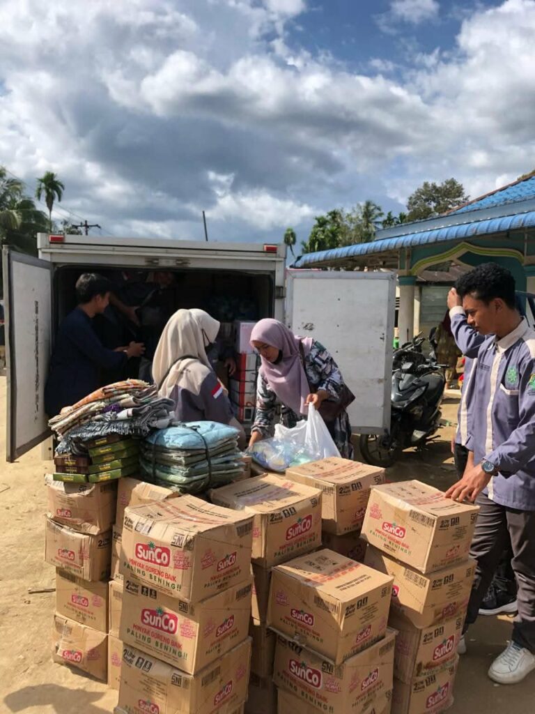 “Solidaritas Tanpa Batas! PGMI UIN Syahada Ulurkan Tangan untuk Korban Banjir Sumatera”