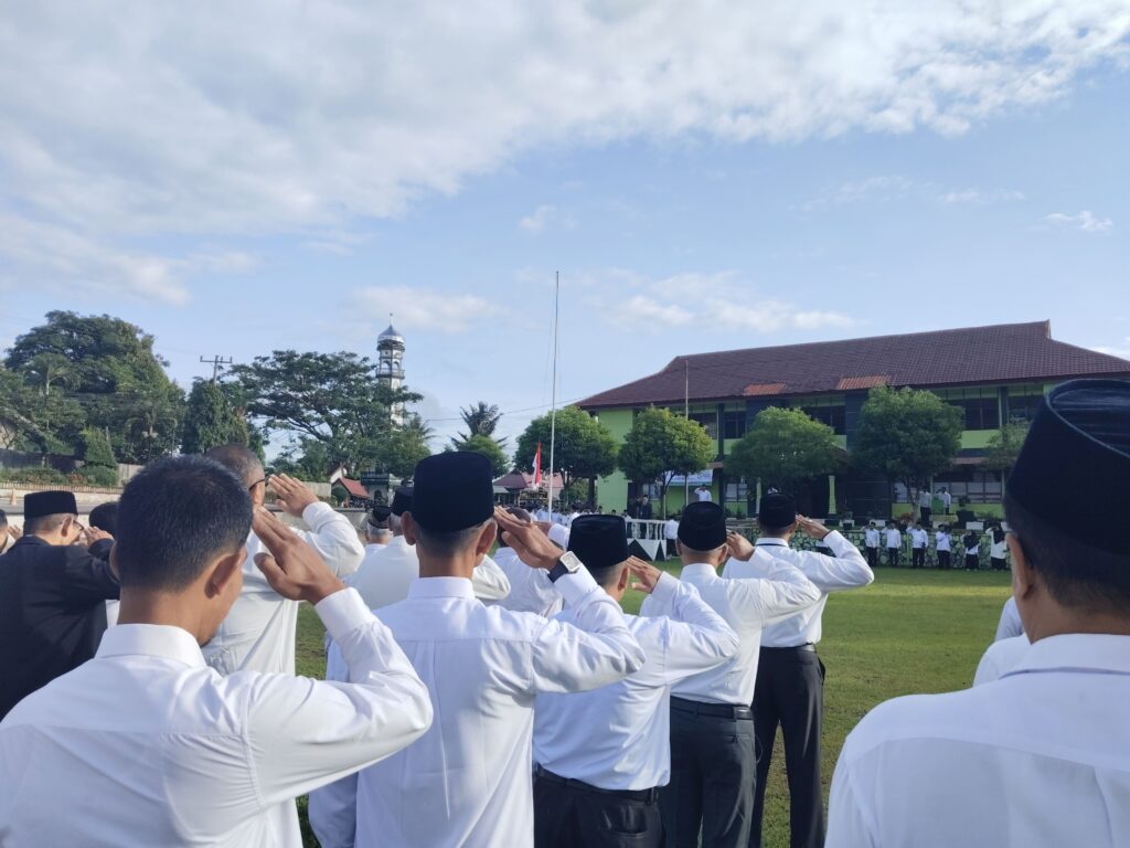 Fakultas Tarbiyah Dan Ilmu Keguruan Ikuti Upacara HAB ke-80 Kemenag RI, Fokus Pada Kerukunan Dan Sinergi